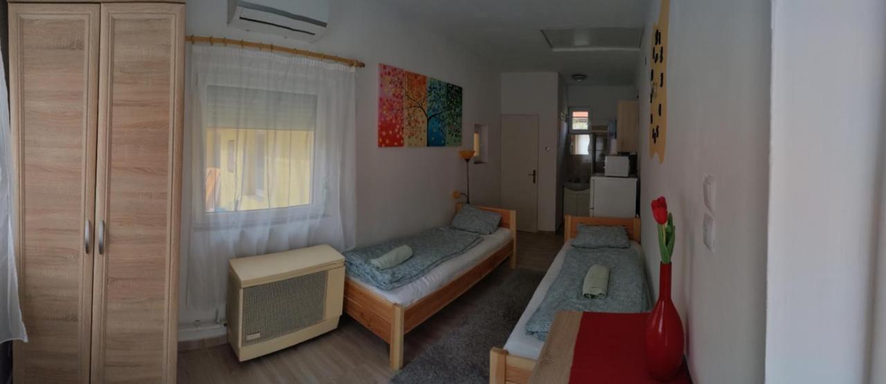 Napfeny Apartmanhaz Balatonberény Buitenkant foto