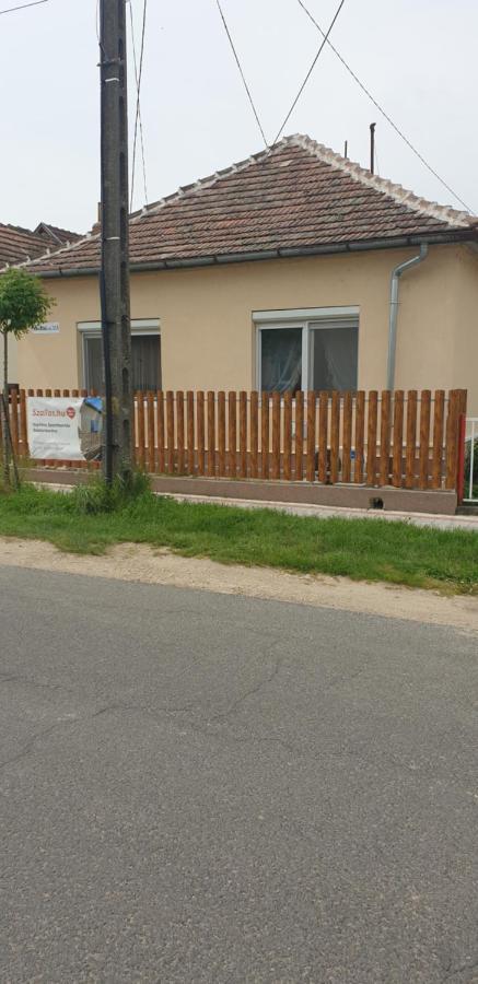 Napfeny Apartmanhaz Balatonberény Buitenkant foto