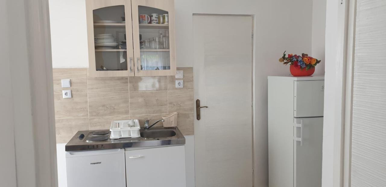 Napfeny Apartmanhaz Balatonberény Buitenkant foto