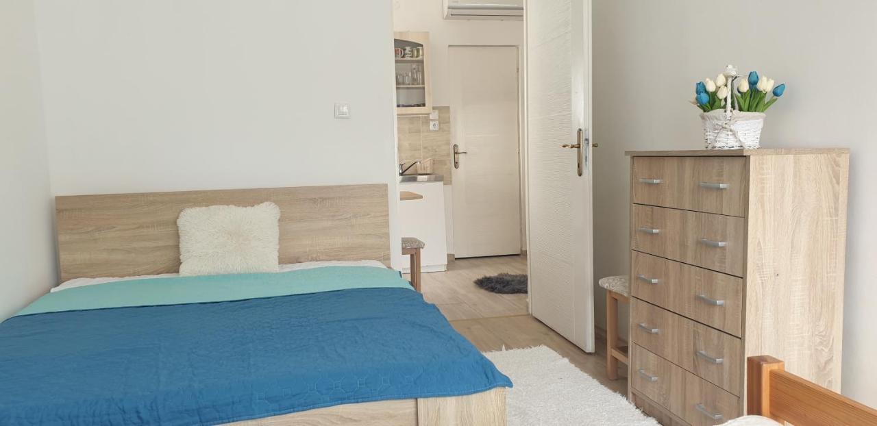 Napfeny Apartmanhaz Balatonberény Buitenkant foto