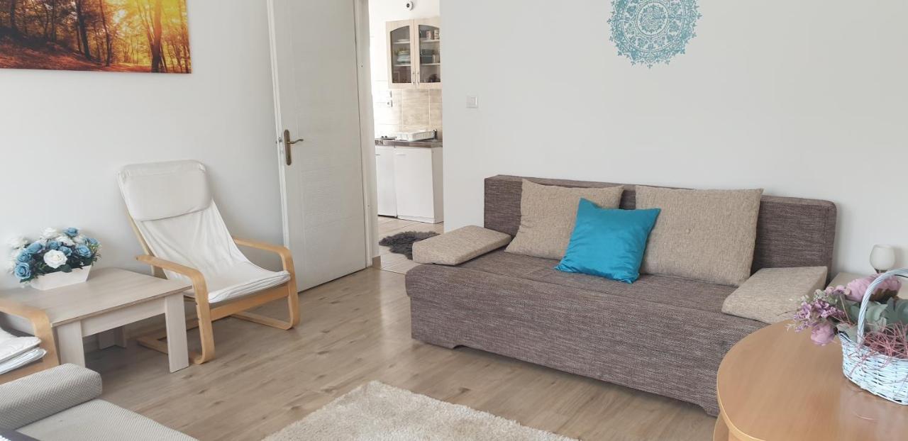 Napfeny Apartmanhaz Balatonberény Buitenkant foto