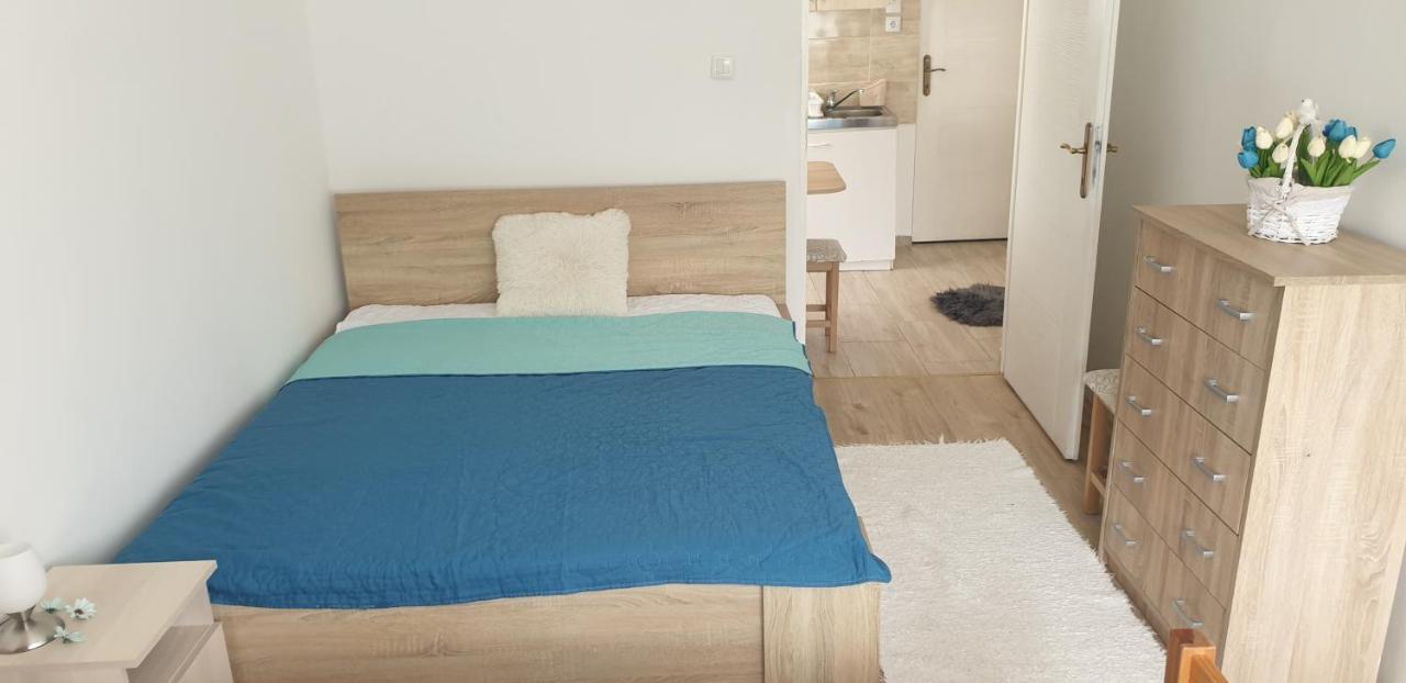 Napfeny Apartmanhaz Balatonberény Buitenkant foto